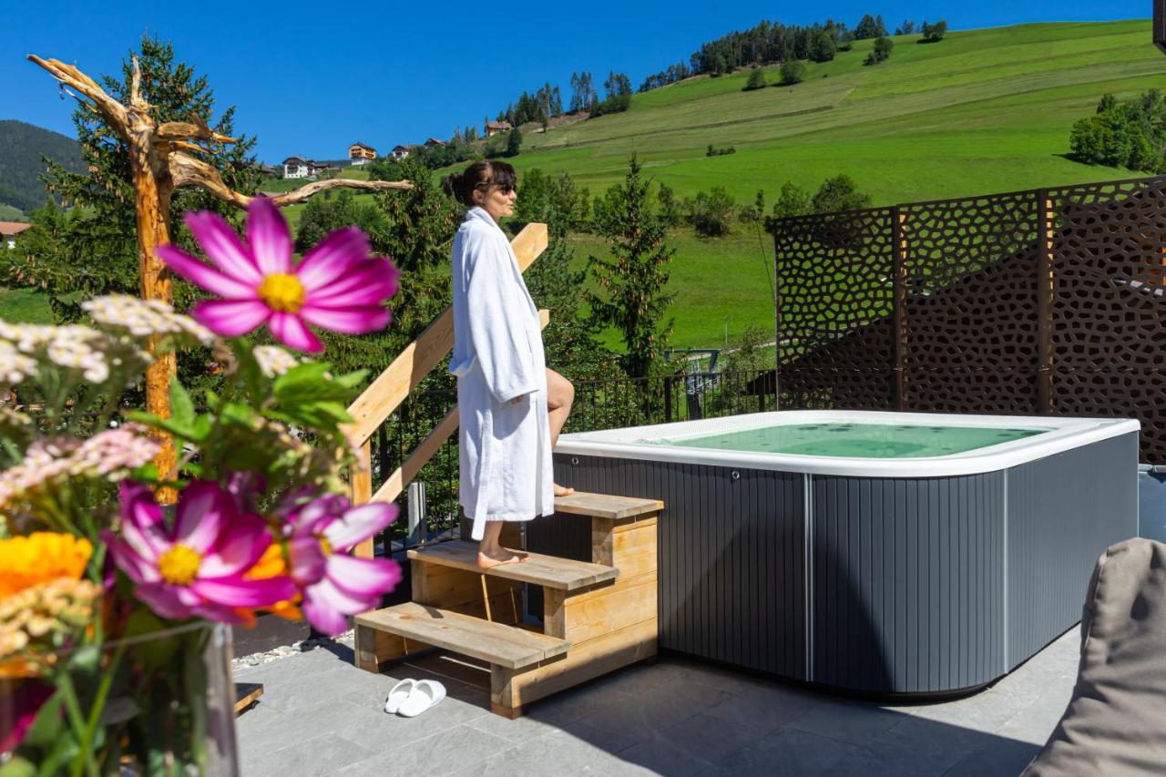 Hotel Mirabel San Vigilio Di Marebbe Eksteriør billede